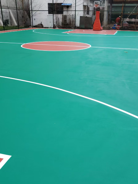 黄南 球场长期使用易出现地面开裂